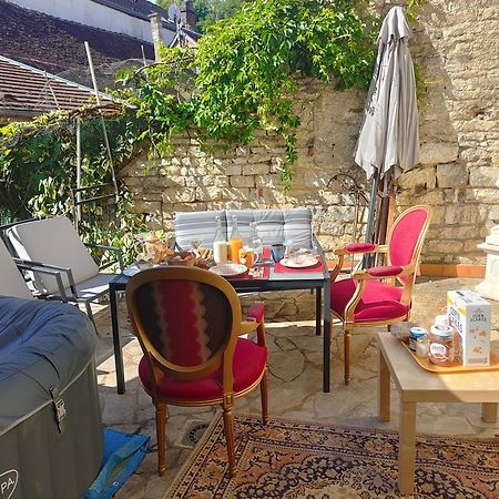 La Taniere Des Tanneries Bed & Breakfast Tonnerre Bagian luar foto