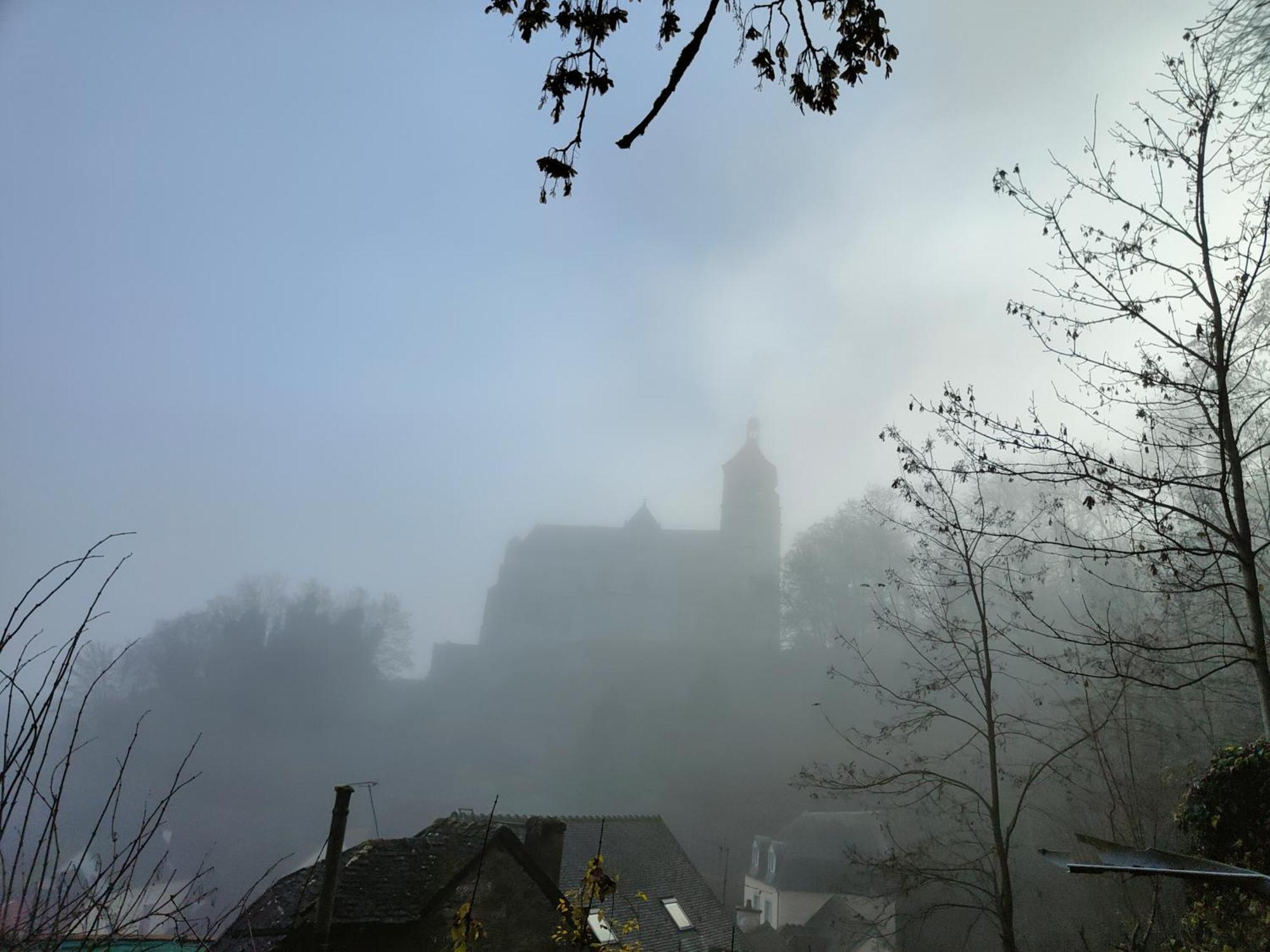 La Taniere Des Tanneries Bed & Breakfast Tonnerre Bagian luar foto